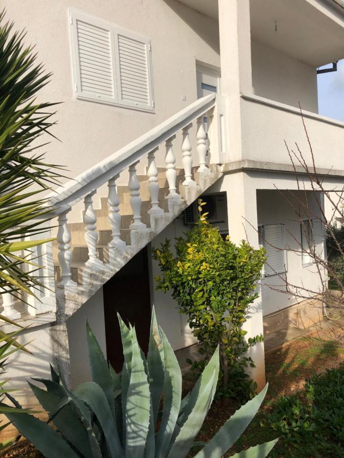 Apartment Raslina Екстериор снимка