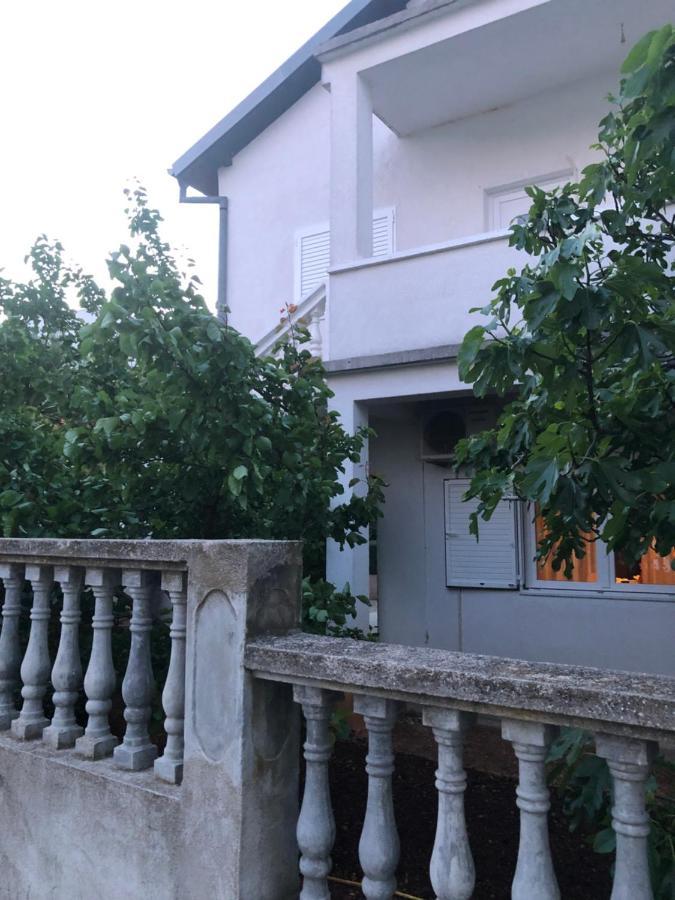 Apartment Raslina Екстериор снимка