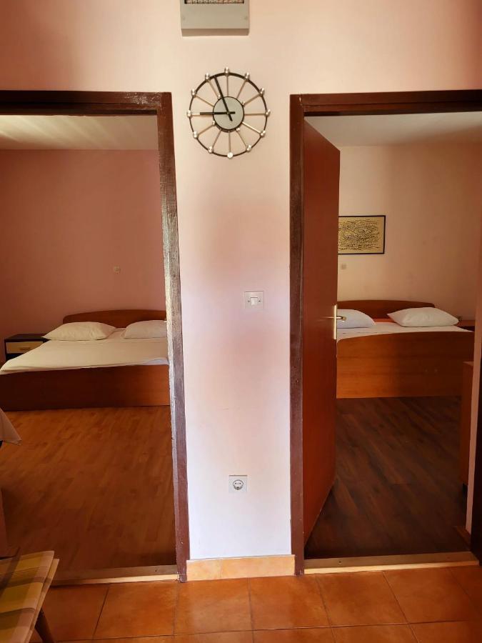 Apartment Raslina Екстериор снимка