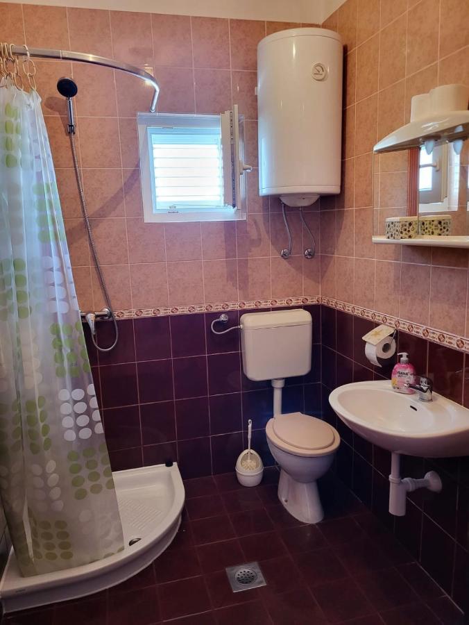 Apartment Raslina Екстериор снимка