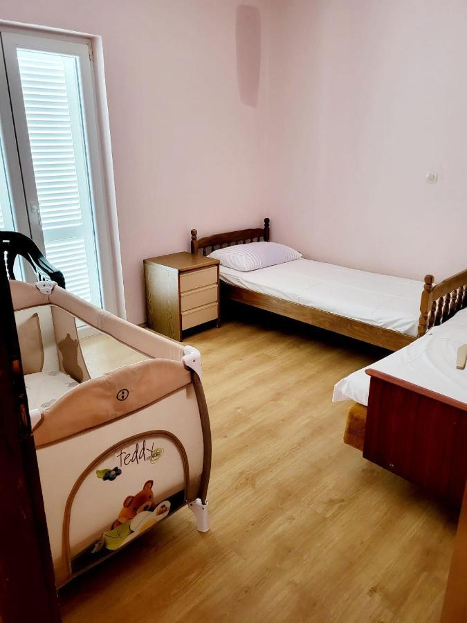 Apartment Raslina Екстериор снимка