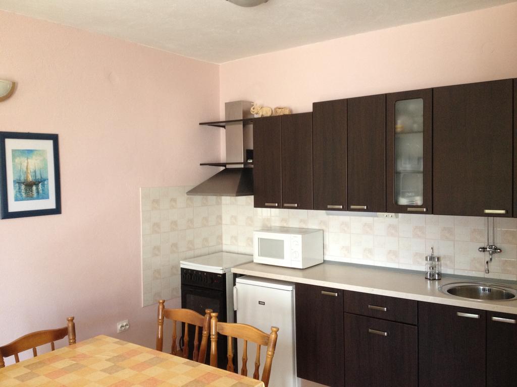 Apartment Raslina Стая снимка