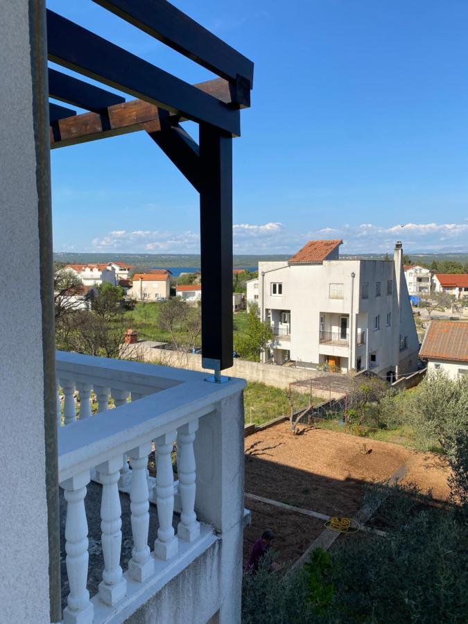 Apartment Raslina Екстериор снимка