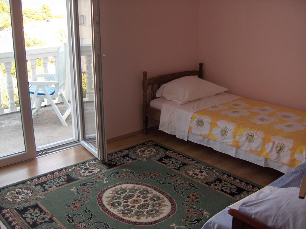 Apartment Raslina Стая снимка