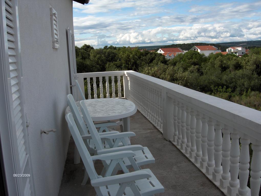 Apartment Raslina Стая снимка